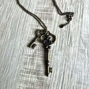Antique Style Royal Crown Skeleton Key Necklace
